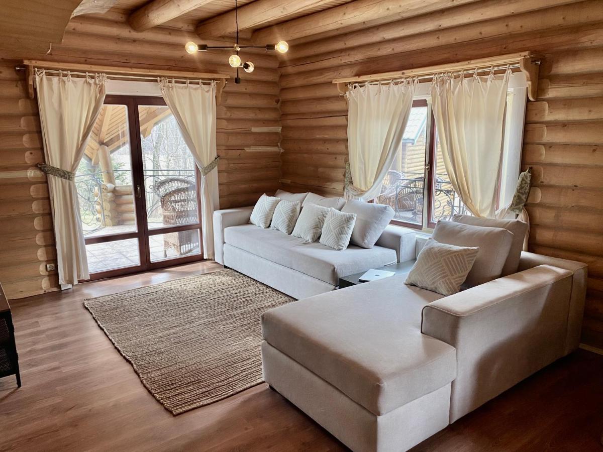 Chalet Four Seasons Villa Tatariv Luaran gambar